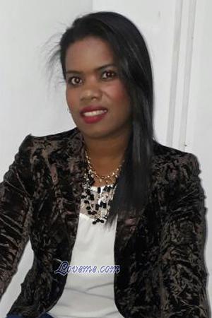 172014 - Yulith Age: 38 - Colombia