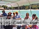cartagena-women-boat-1104-13